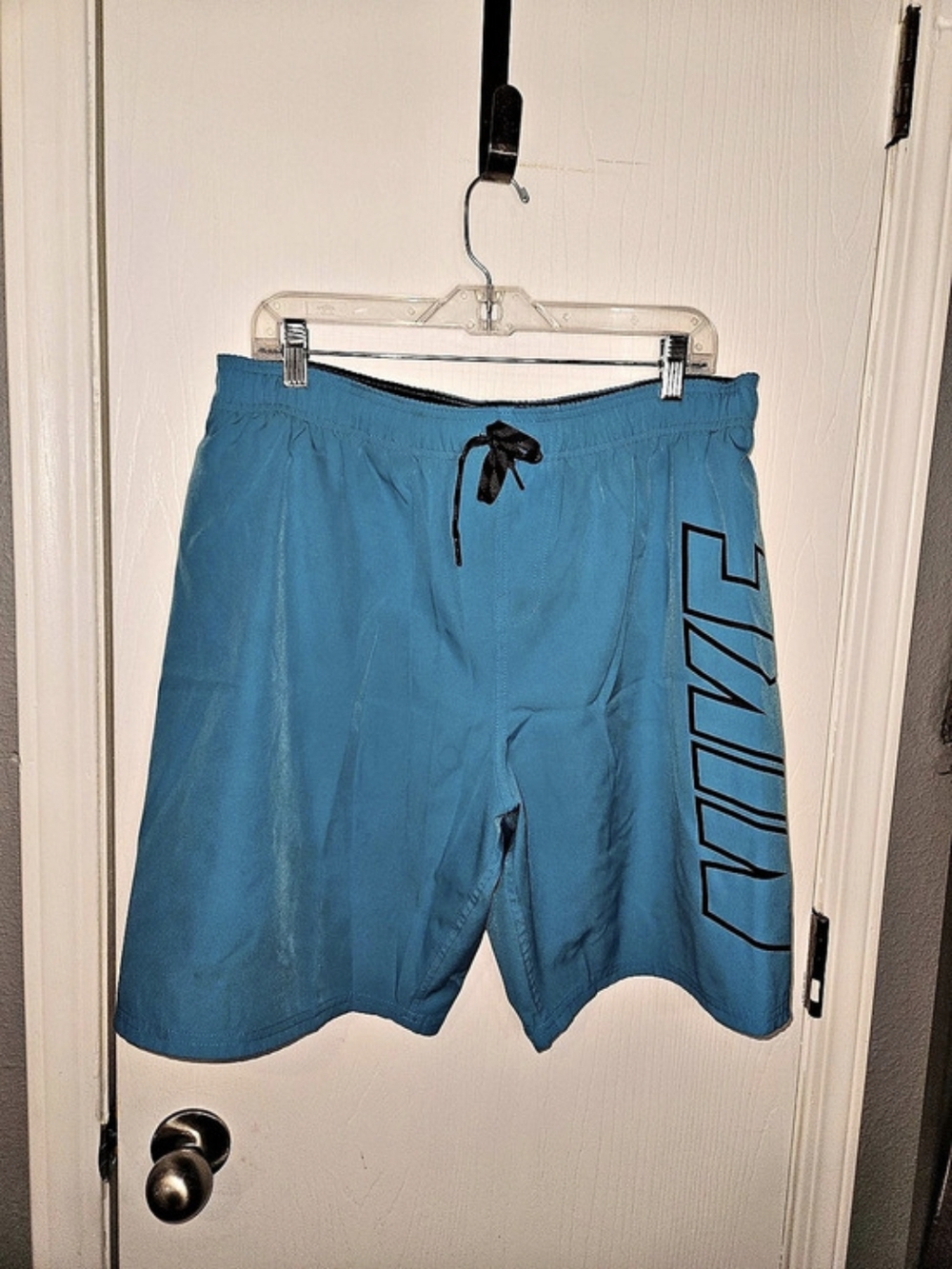 Nike Men's Large Swoosh Graphic 7" Volley Swim Shorts XL Swoosh Graphic 7"